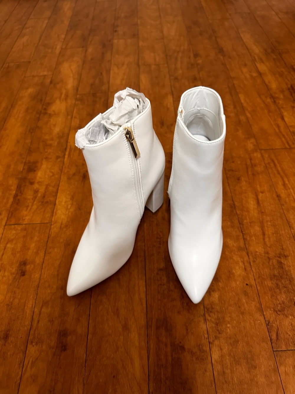 Women's White Pointed Toe Ankle Boots